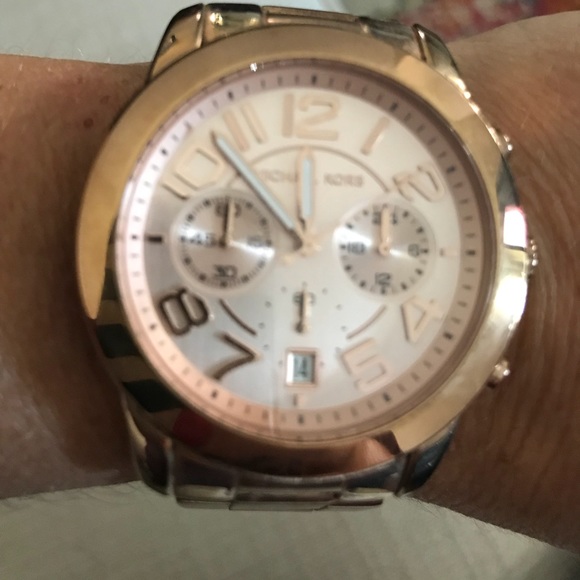 Michael Kors Watch - Picture 2 of 3